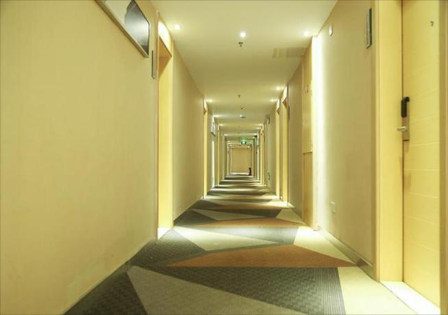 Imagen general del Hotel City Comfort Inn Huaihua Railwaya Square. Foto 2