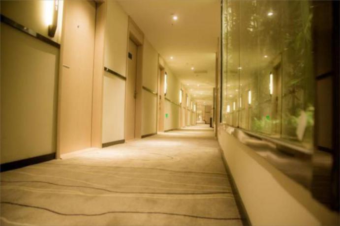 Imagen general del Hotel City Comfort Inn Jingdezhen Walking Street Yuyaoch. Foto 2
