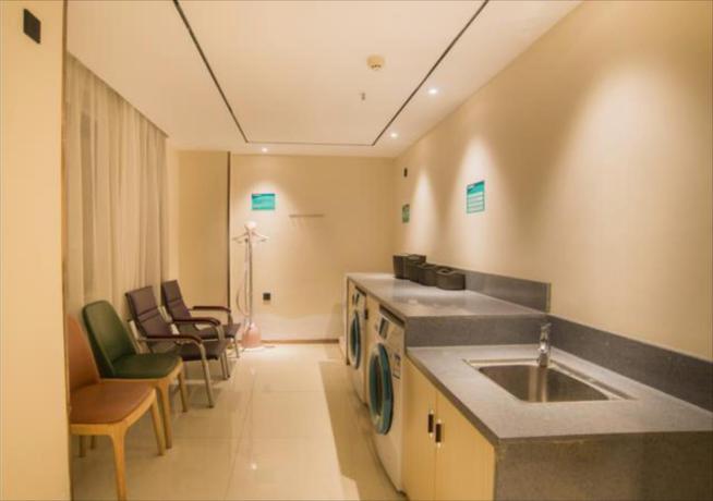Imagen general del Hotel City Comfort Inn Liuzhou Wuxing Walking Street Zhonghuan Tower. Foto 5