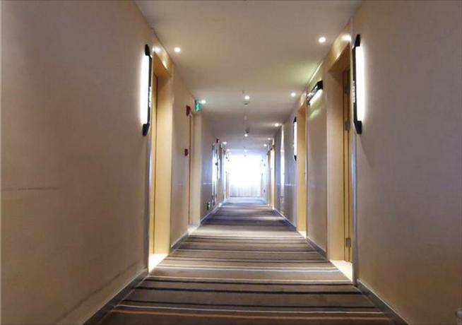 Imagen general del Hotel City Comfort Inn Maoming Huazhou Railway Station. Foto 2