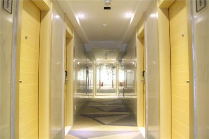 Imagen general del Hotel City Comfort Inn Maoming Shuidong. Foto 2