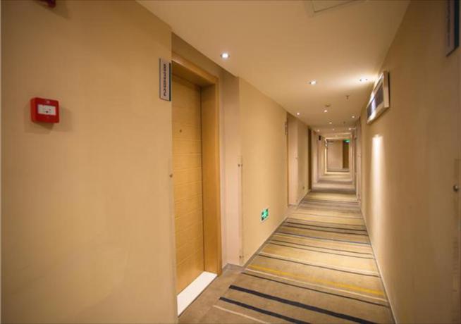Imagen general del Hotel City Comfort Inn Nanchang Bayi Square Dinggong Roa. Foto 2