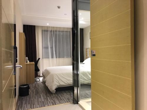Imagen de la habitación del Hotel City Comfort Inn Plaza. Foto 6