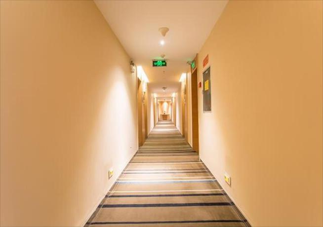 Imagen general del Hotel City Comfort Inn Qinzhou Hengji Square. Foto 2