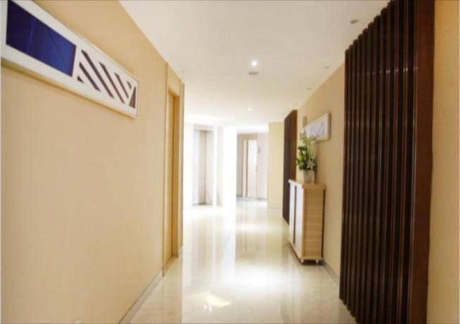 Imagen general del Hotel City Comfort Inn Wuhan Fengshu Er Road Baijin Mansion. Foto 2