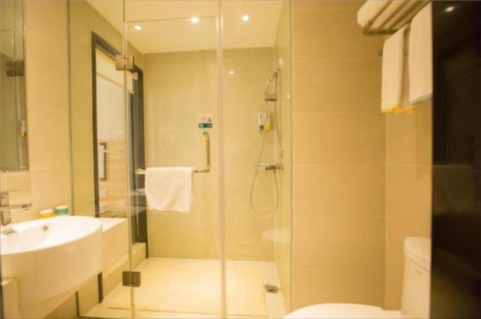 Imagen general del Hotel City Comfort Inn Wuhan Guanggu Pedestrian Street M. Foto 3