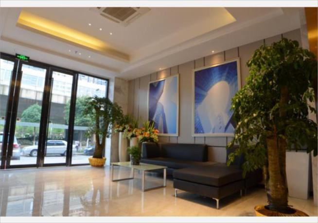 Imagen general del Hotel City Comfort Inn Wuhan Happy Valley. Foto 2