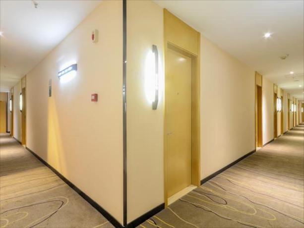 Imagen general del Hotel City Comfort Inn Wuhan Jianghan Road Wangjiaxiang. Foto 2