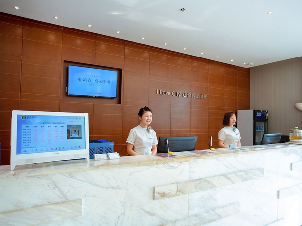 Imagen de los interiores del Hotel City Comfort Inn Xianning South Station. Foto 18