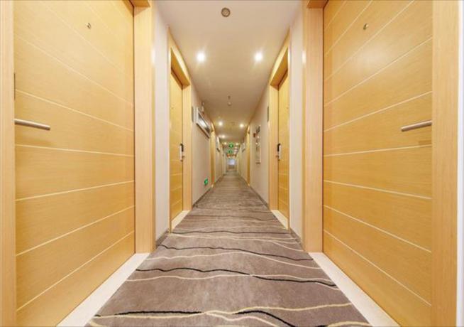 Imagen general del Hotel City Comfort Inn Yunfu Luoding Triumph Plaza. Foto 3