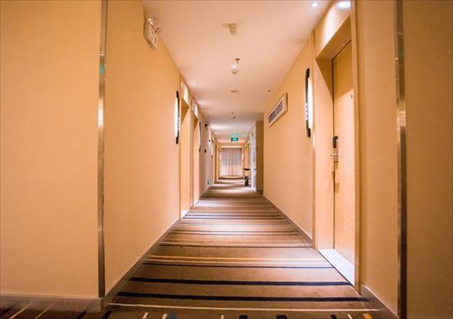 Imagen general del Hotel City Comfort Inn Zhanjiang Wuchuan. Foto 2