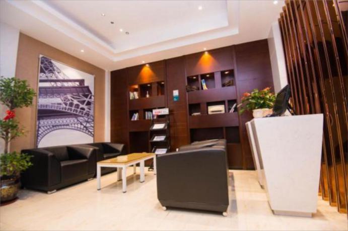 Imagen general del Hotel City Comfort Inn Zhenjiang Dashikou Suning Plaza. Foto 3