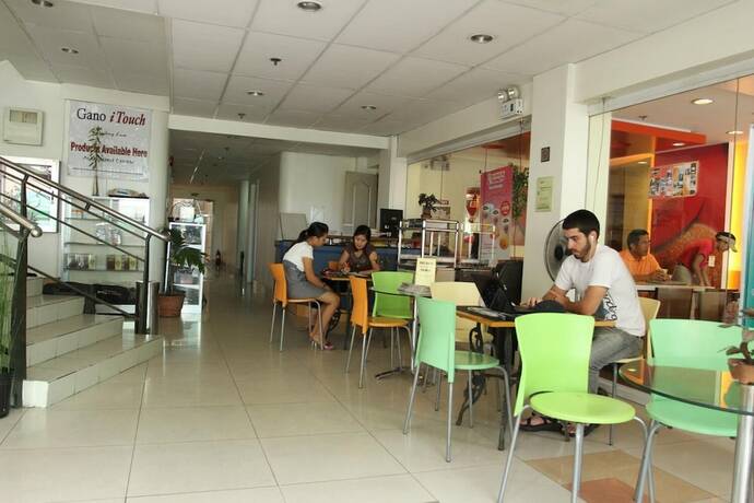 Imagen del bar/restaurante del Hotel City Corporate Inn. Foto 8