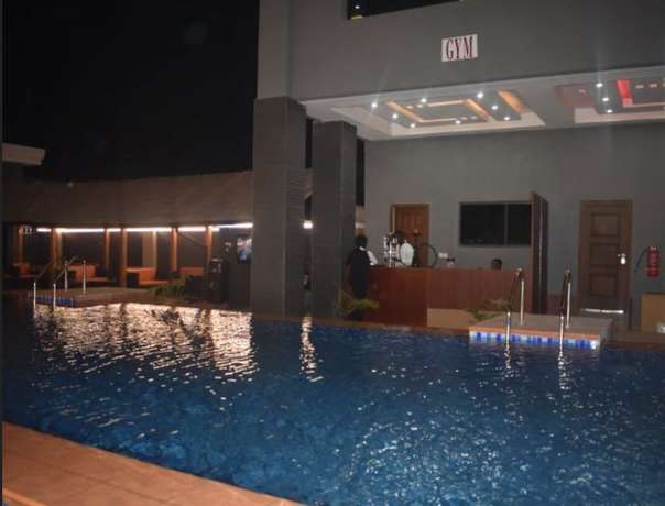 Imagen de la piscina del Hotel City Cruz. Foto 19