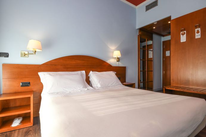 Imagen de la habitación del Hotel City, Desenzano del Garda. Foto 15