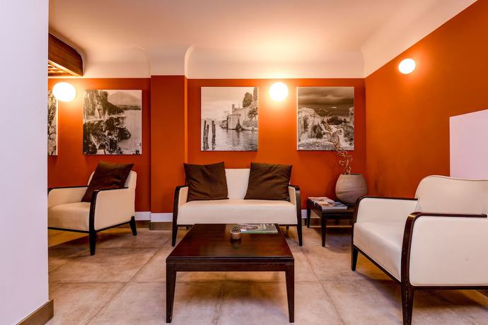 Imagen de los interiores del Hotel City, Desenzano del Garda. Foto 20