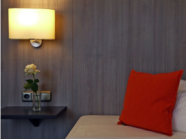 Imagen de la habitación del Hotel City D&uuml;sseldorf. Foto 2