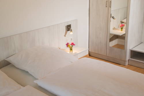 Imagen de la habitación del Hotel City, Eisenach. Foto 12