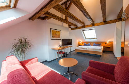 Imagen de la habitación del Hotel City, Eisenach. Foto 13