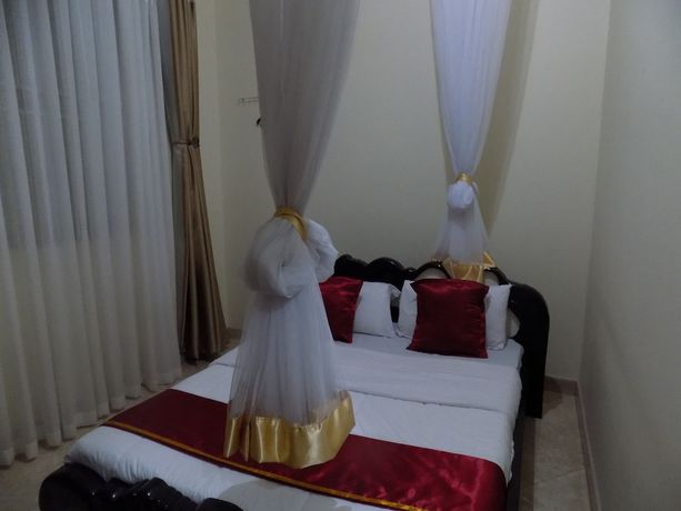 Imagen de la habitación del Hotel City Entry. Foto 2