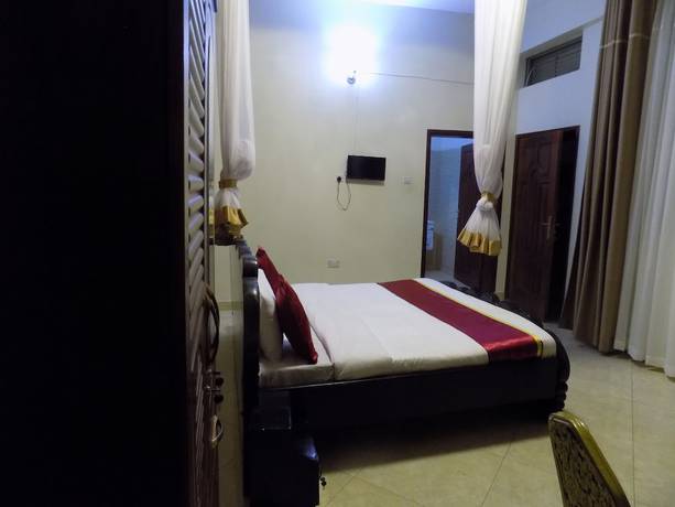 Imagen de la habitación del Hotel City Entry. Foto 3