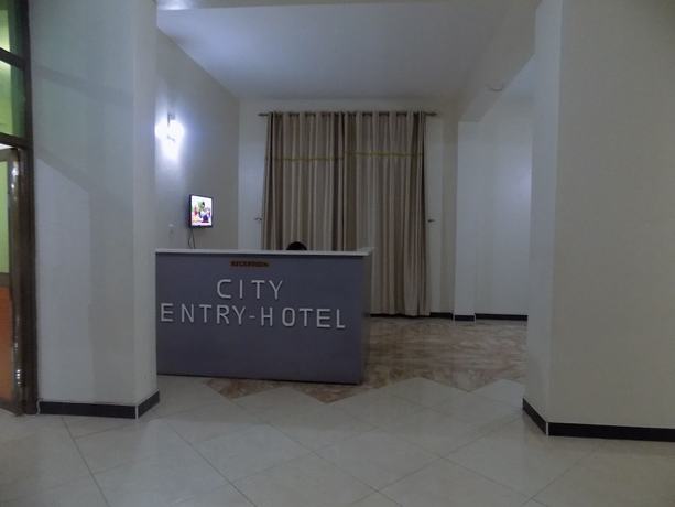 Imagen de los interiores del Hotel City Entry. Foto 19