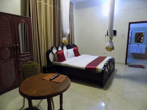 Imagen de la habitación del Hotel City Entry. Foto 5