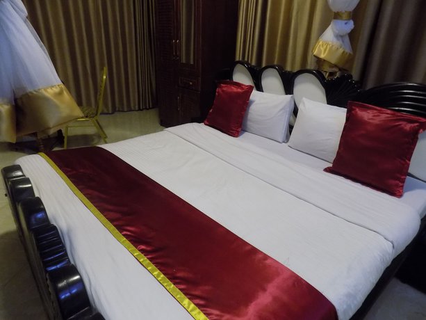 Imagen de la habitación del Hotel City Entry. Foto 10