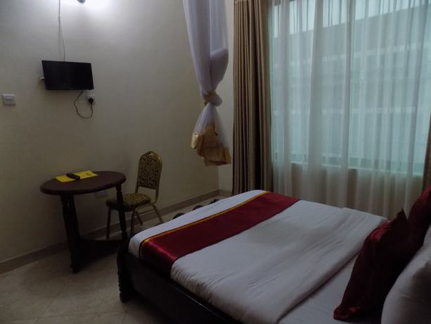 Imagen de la habitación del Hotel City Entry. Foto 16