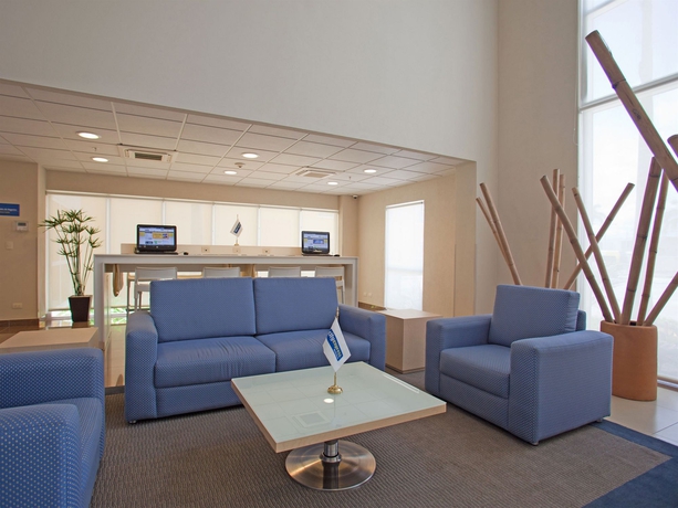 Imagen de los interiores del Hotel City Express By Marriott Campeche. Foto 11