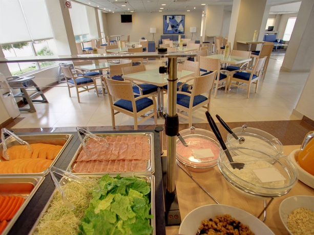 Imagen del bar/restaurante del Hotel City Express By Marriott Campeche. Foto 4