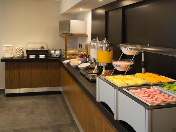 Imagen del bar/restaurante del Hotel City Express By Marriott Cananea. Foto 2