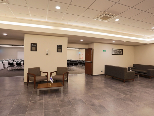 Imagen de los interiores del Hotel City Express By Marriott Cananea. Foto 14