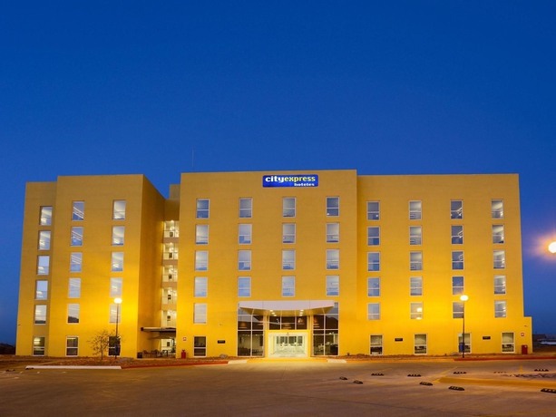 Imagen de los exteriores del Hotel City Express By Marriott Cananea. Foto 13