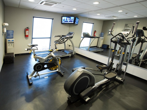 Imagen de los interiores del Hotel City Express By Marriott Cananea. Foto 15