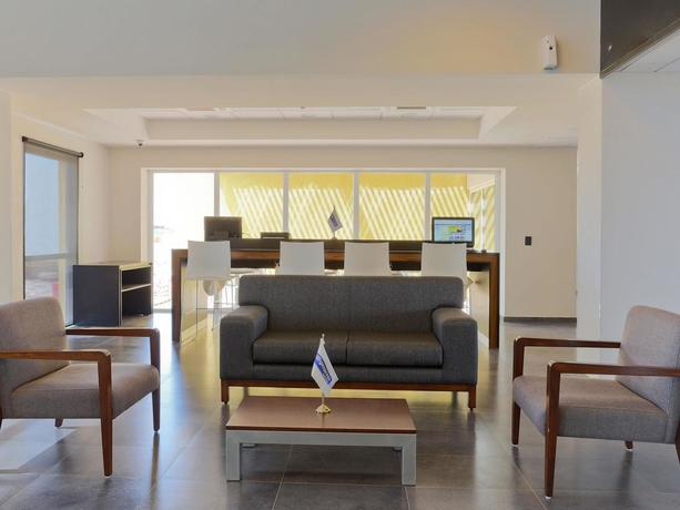 Imagen de los interiores del Hotel City Express By Marriott Cananea. Foto 16