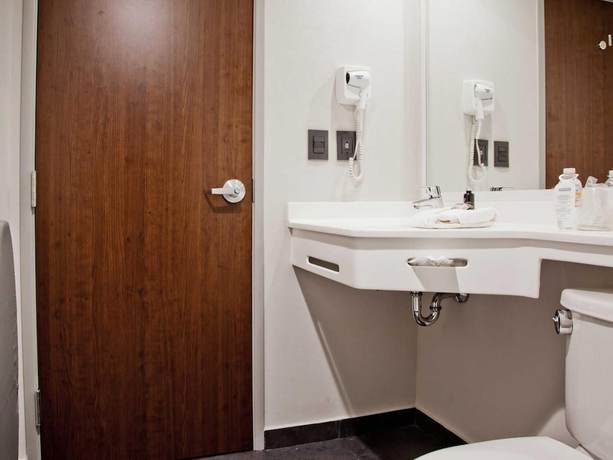 Imagen de la habitación del Hotel City Express By Marriott Celaya Galerias. Foto 5