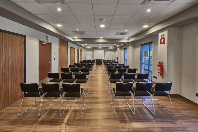 Imagen de los interiores del Hotel City Express By Marriott Celaya Galerias. Foto 16