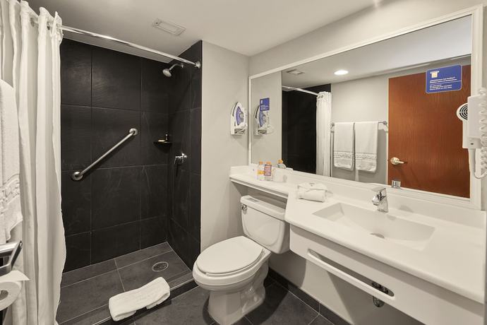 Imagen de la habitación del Hotel City Express By Marriott Celaya Galerias. Foto 12