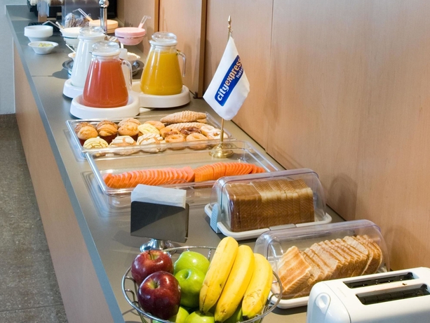 Imagen del bar/restaurante del Hotel City Express By Marriott Ciudad Juarez. Foto 4