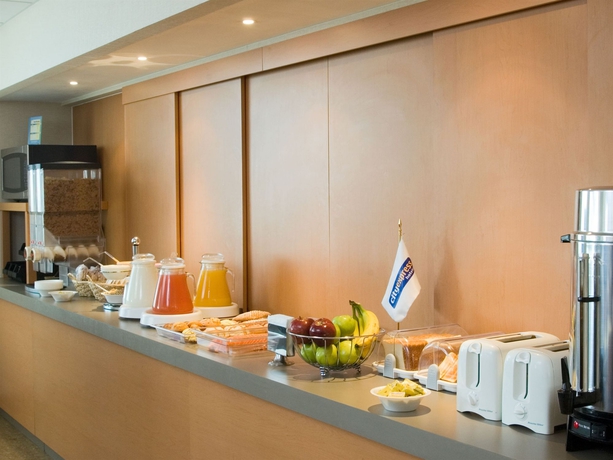 Imagen del bar/restaurante del Hotel City Express By Marriott Ciudad Juarez. Foto 7