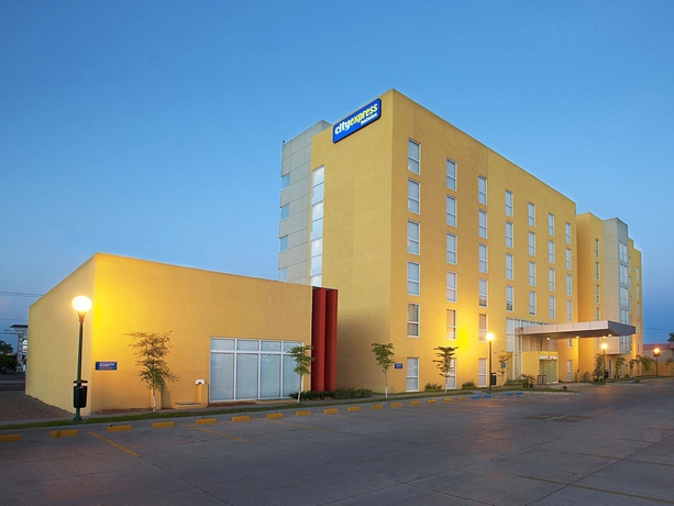 Imagen de los exteriores del Hotel City Express By Marriott Ciudad Obreg&oacute;n. Foto 9