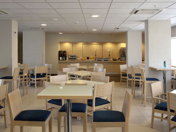 Imagen del bar/restaurante del Hotel City Express By Marriott Ciudad Obreg&oacute;n. Foto 4