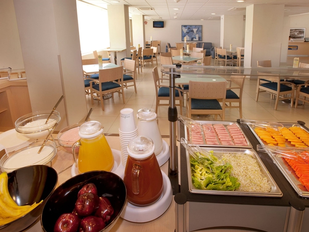 Imagen del bar/restaurante del Hotel City Express By Marriott Culiacán. Foto 4