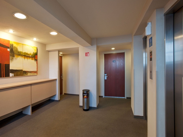 Imagen de los interiores del Hotel City Express By Marriott Ebc Reforma. Foto 14