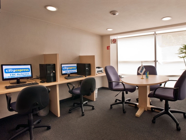 Imagen de los interiores del Hotel City Express By Marriott Ebc Reforma. Foto 16