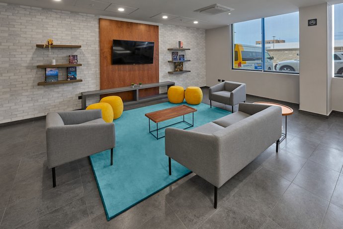 Imagen de los interiores del Hotel City Express By Marriott Guaymas. Foto 11