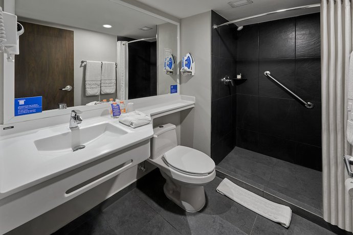 Imagen de la habitación del Hotel City Express By Marriott Guaymas. Foto 4