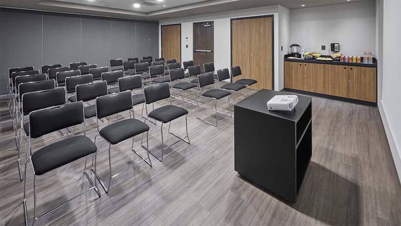 Imagen de los interiores del Hotel City Express By Marriott Guaymas. Foto 15
