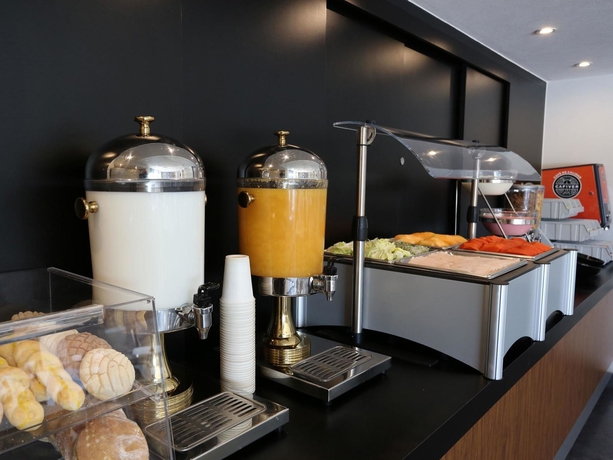 Imagen del bar/restaurante del Hotel City Express By Marriott Irapuato Norte. Foto 7